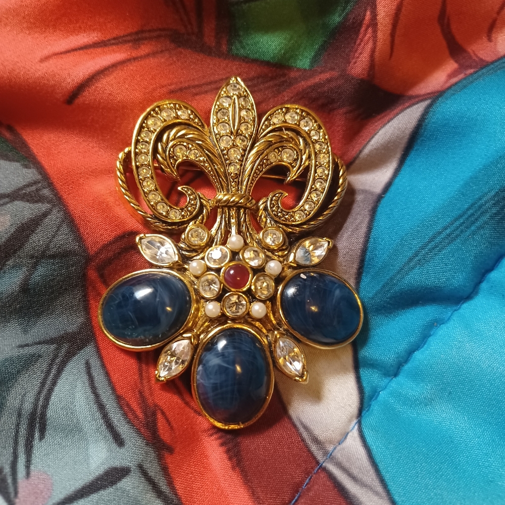 1 of 100 made Avon brooch